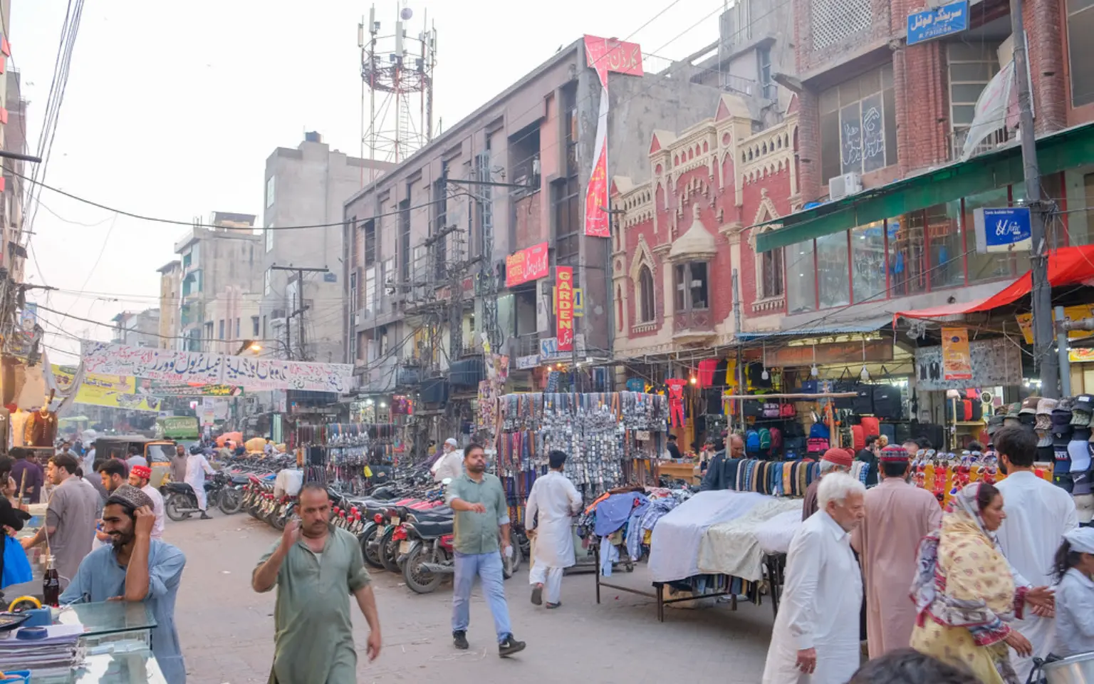 Street stalls and shopfronts in Anarkali market, Lahore
